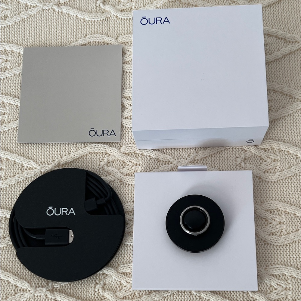 Oura Ring Gen 3 in Brushed Titanium with Box size 8